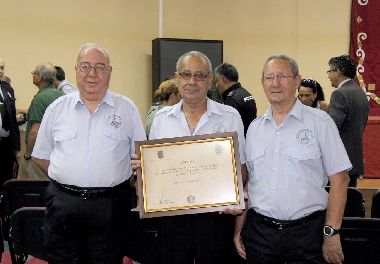 La Policía Local de Cáceres reconoce la labor de varios agentes