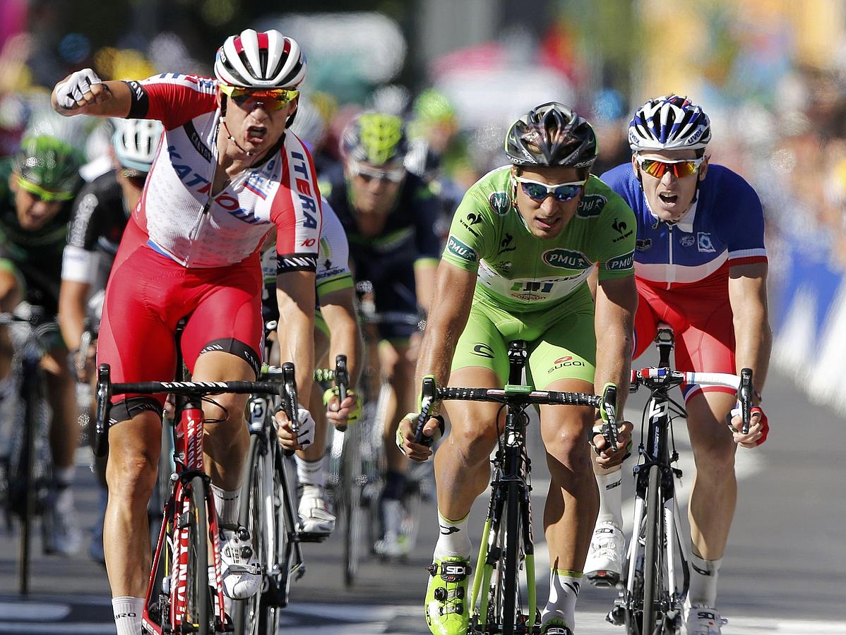 El ciclista del Katusha, Alexander Kristoff, celebra la victoria en la decimosegunda etapa del Tour