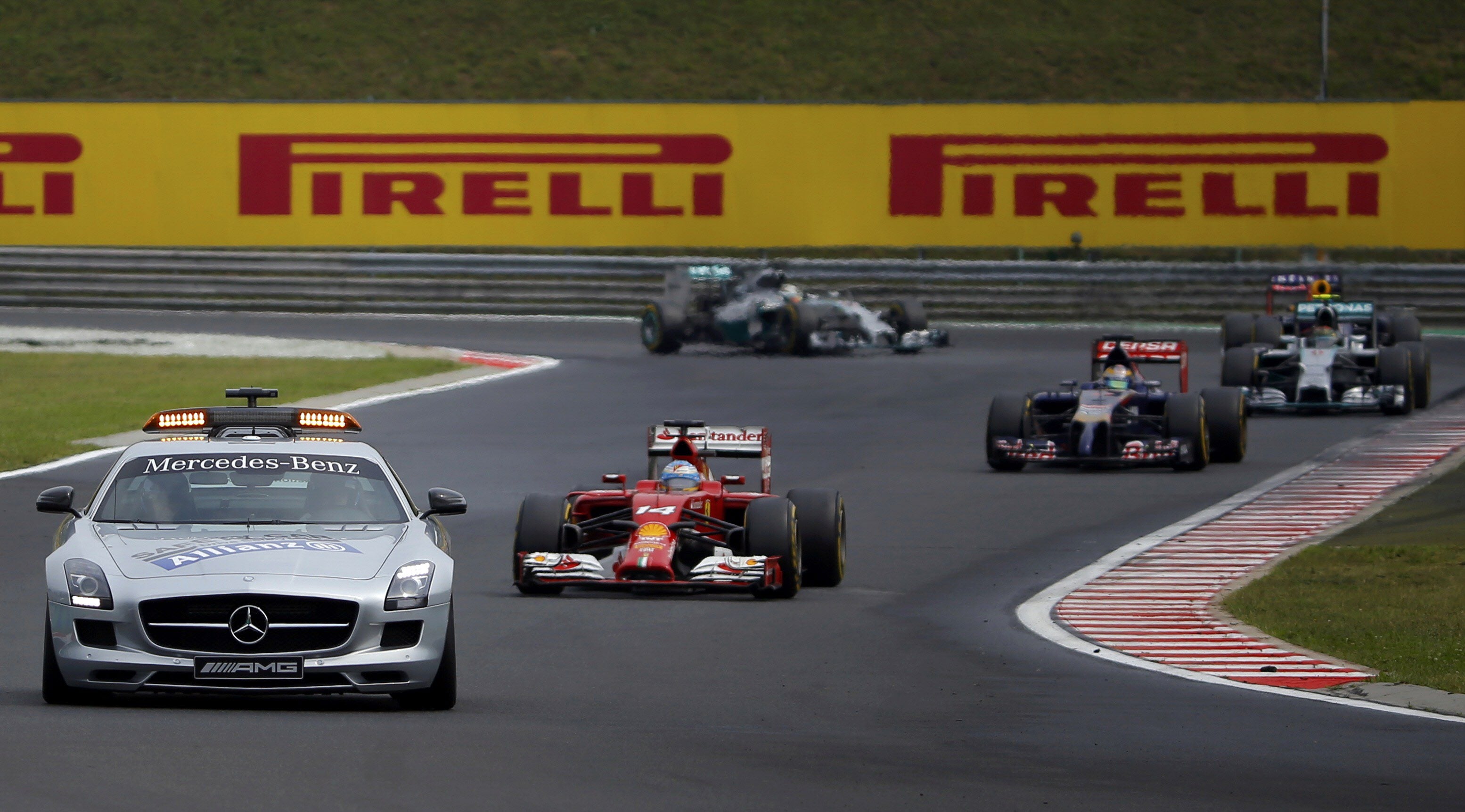 El australiano Daniel Ricciardo (Red Bull) ganó el Gran Premio de Hungría, la undécima prueba del Mundial de Fórmula Uno, disputado hoy, domingo, en el circuito de Hungaroring, donde el español Fernando Alonso (Ferrari) acabó segundo.