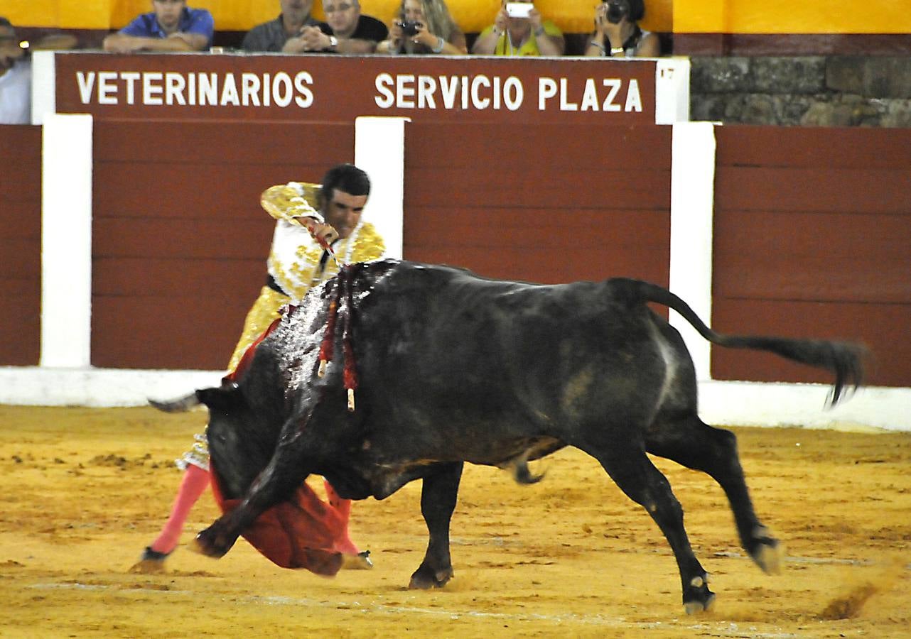 Puerta grande para Alejandro Fermín en la nocturna del Martes Mayor