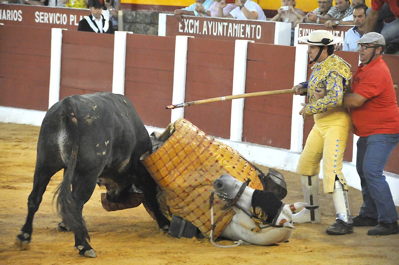 Puerta grande para Alejandro Fermín en la nocturna del Martes Mayor