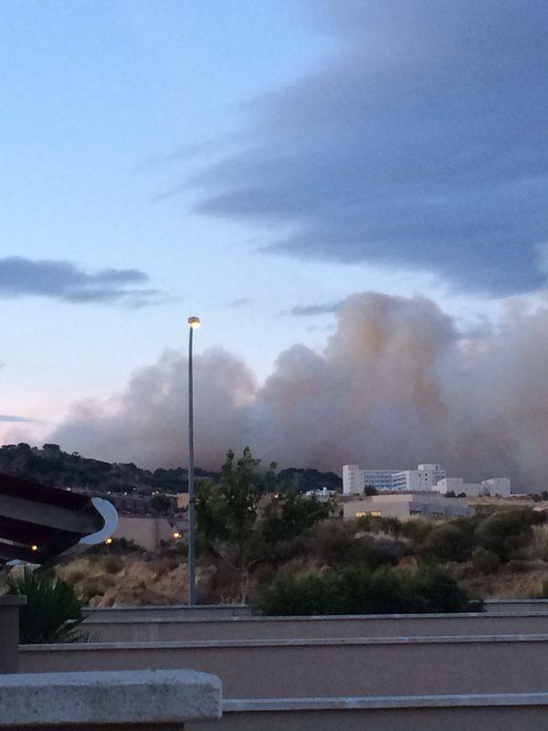 Un incendio cerca de Plasencia llega a las proximidades de Valcorchero