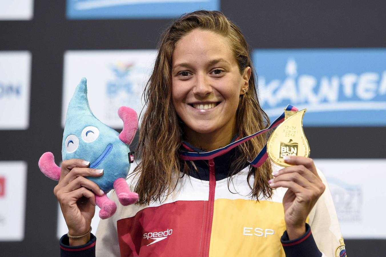 Duane da Rocha luce su medalla de oro.