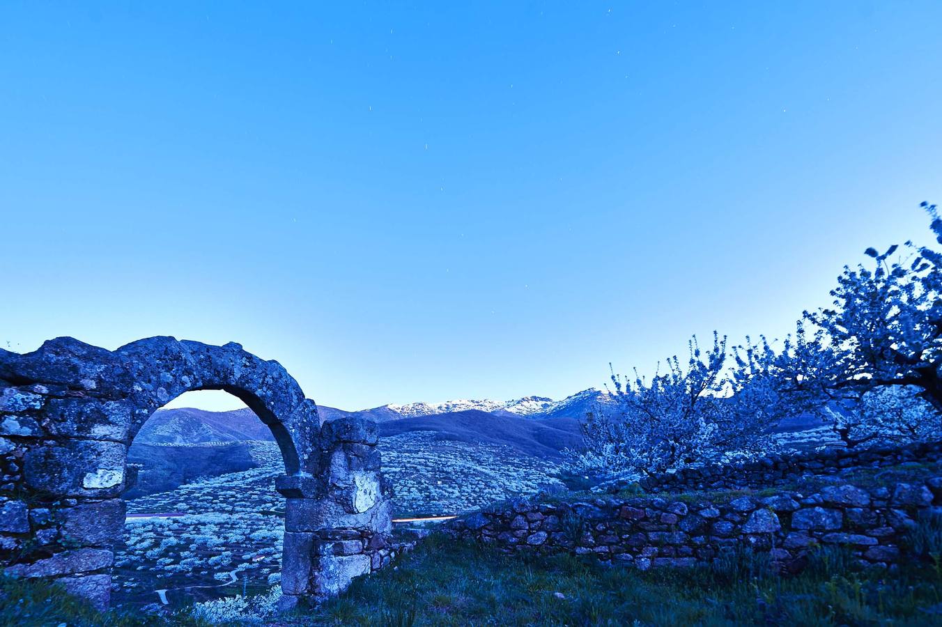 Primeras luces del dia en la ermita
