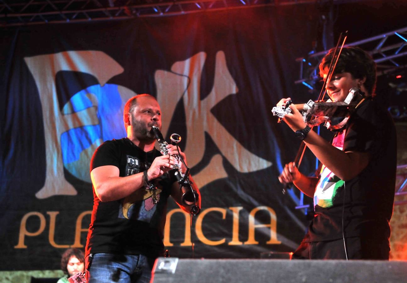 &#039;Enverea&#039; triunfa en el Festival de folk de Plasencia