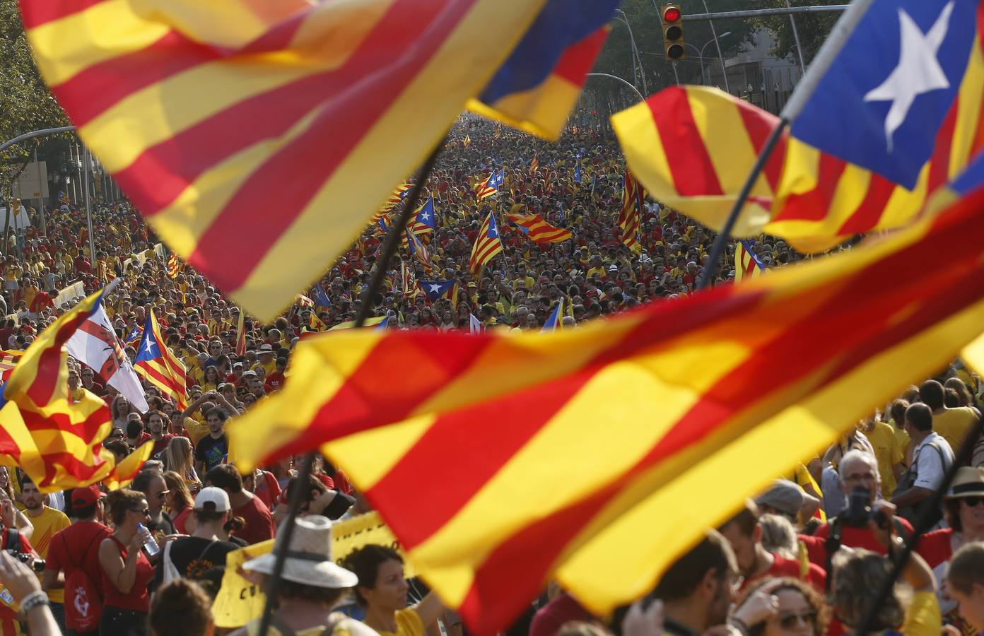 La &#039;V&#039; catalana reúne a más de medio millón de personas