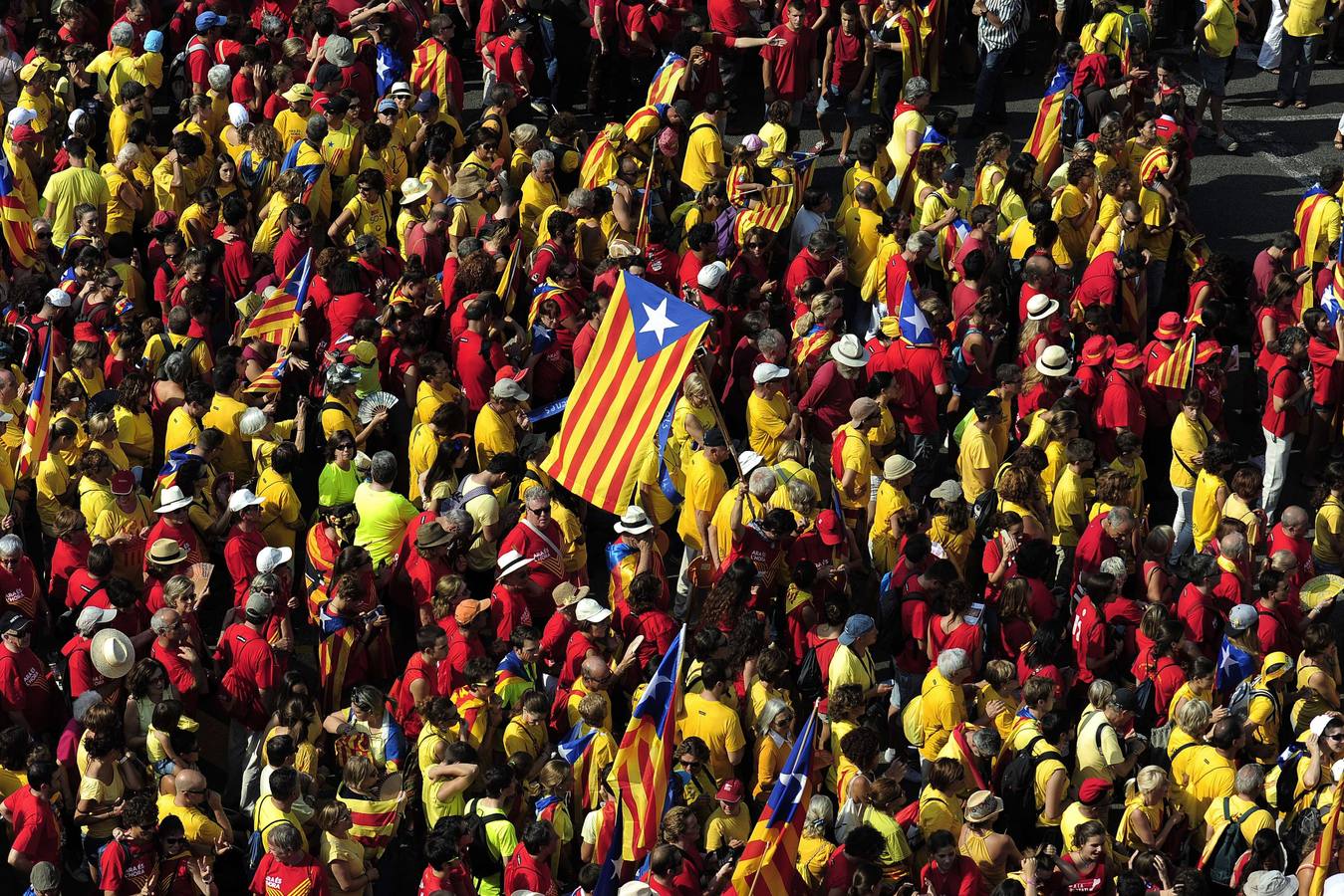 La &#039;V&#039; catalana reúne a más de medio millón de personas