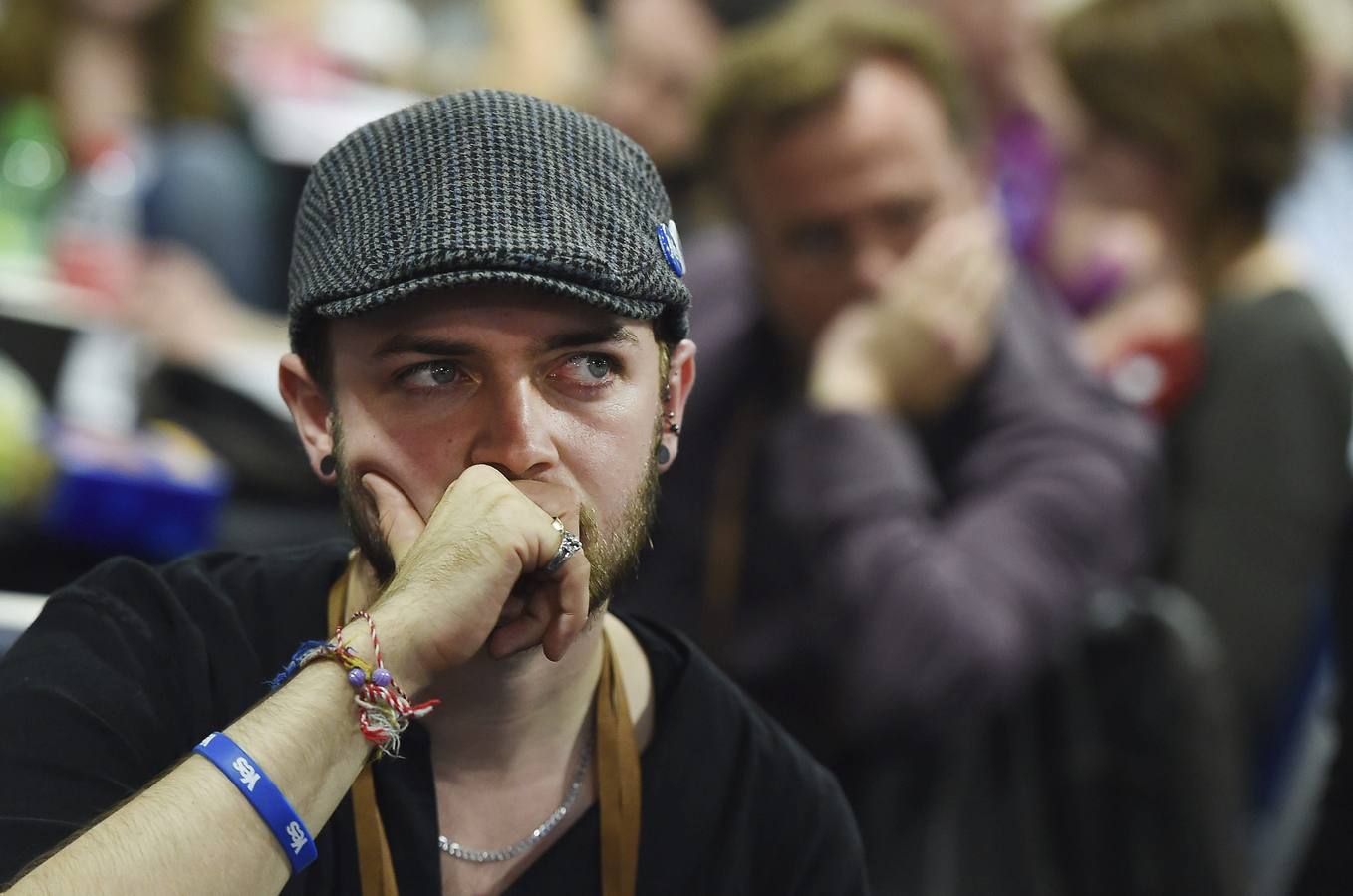 Jueves 18 de septiembre: Un hombre a favor de la independencia de Escocia muestra su desilusión tras ganar el "no" en las urnas durante el referéndum en Edimburgo (Escocia). Foto: EFE/Andy Rain