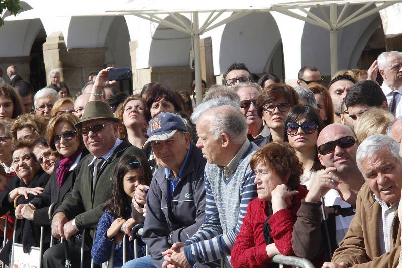 3.000 personas en el primer acto de la Guardia Civil en la Plaza Mayor