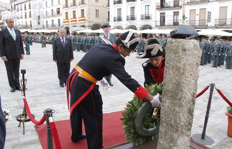 3.000 personas en el primer acto de la Guardia Civil en la Plaza Mayor