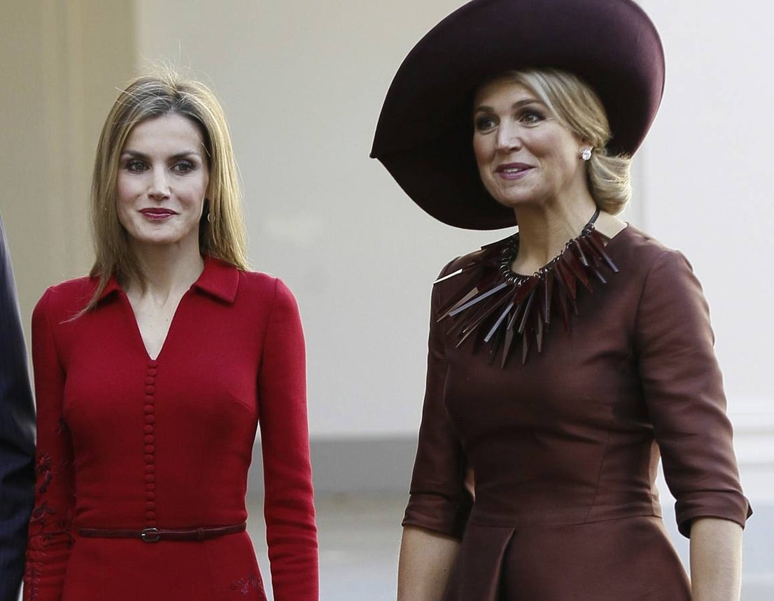 Miércoles 15 de octubre: Los Reyes de España, don Felipe y doña Letizia, a su llegada al Palacio Noordeinden donde fueron recibidos por los reyes Guillermo-Alejandro y Máxima de Holanda, en el inicio de su visita oficial a los Países Bajos. Foto: Paco Campos.
