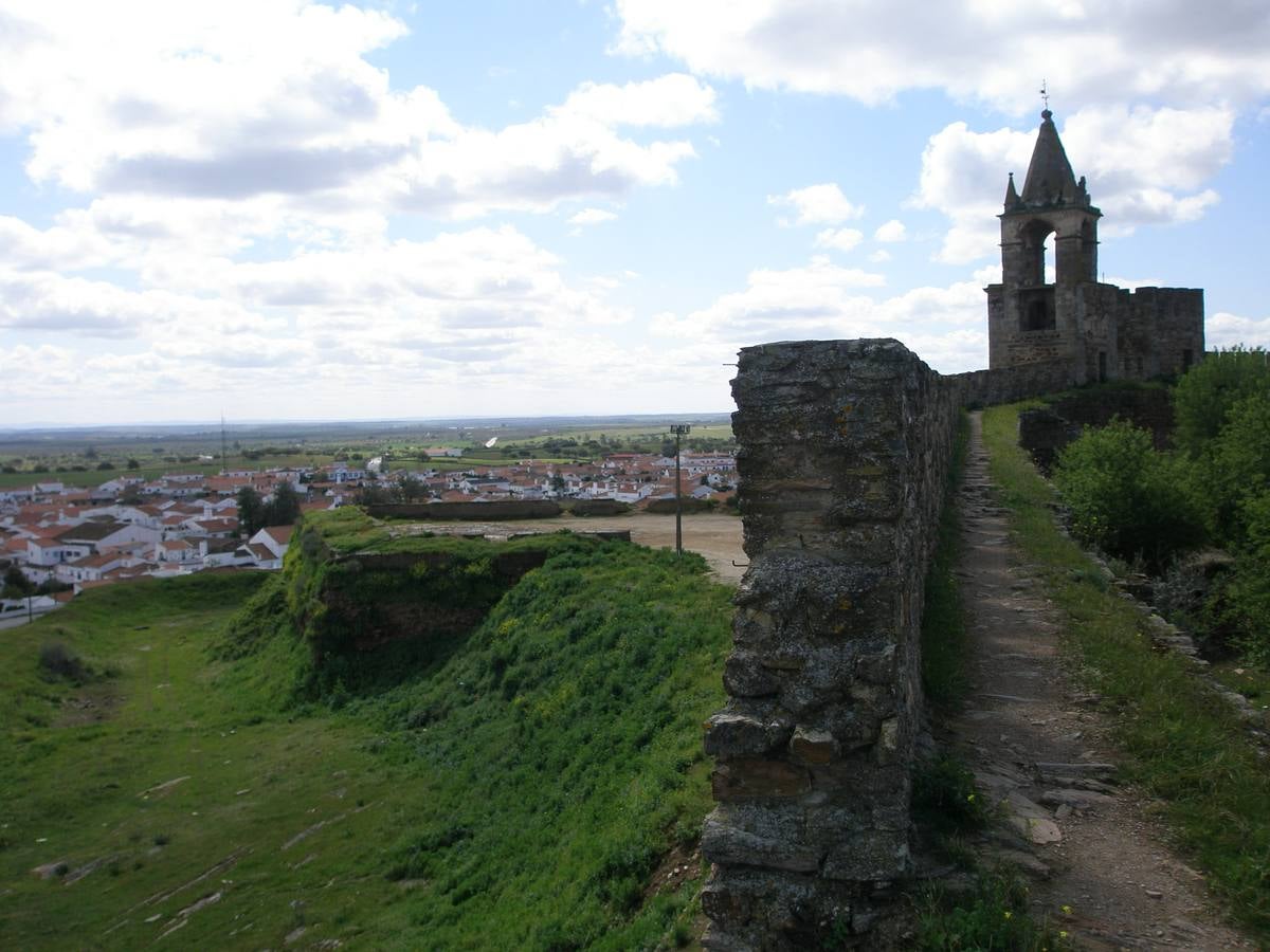 Castillo y baluarte. Mourão.