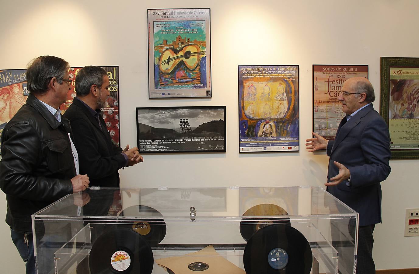 Exposición de discos y carteles del Festival Flamenco