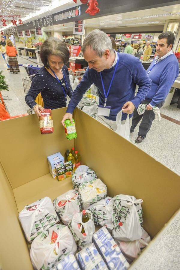 Voluntarios extremeños se vuelcan en la gran recogida de alimentos