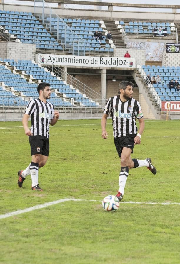 El Badajoz se impone al Valdivia