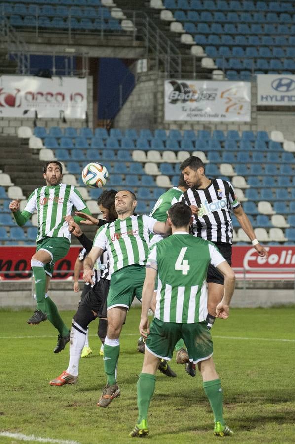 El Badajoz se impone al Valdivia