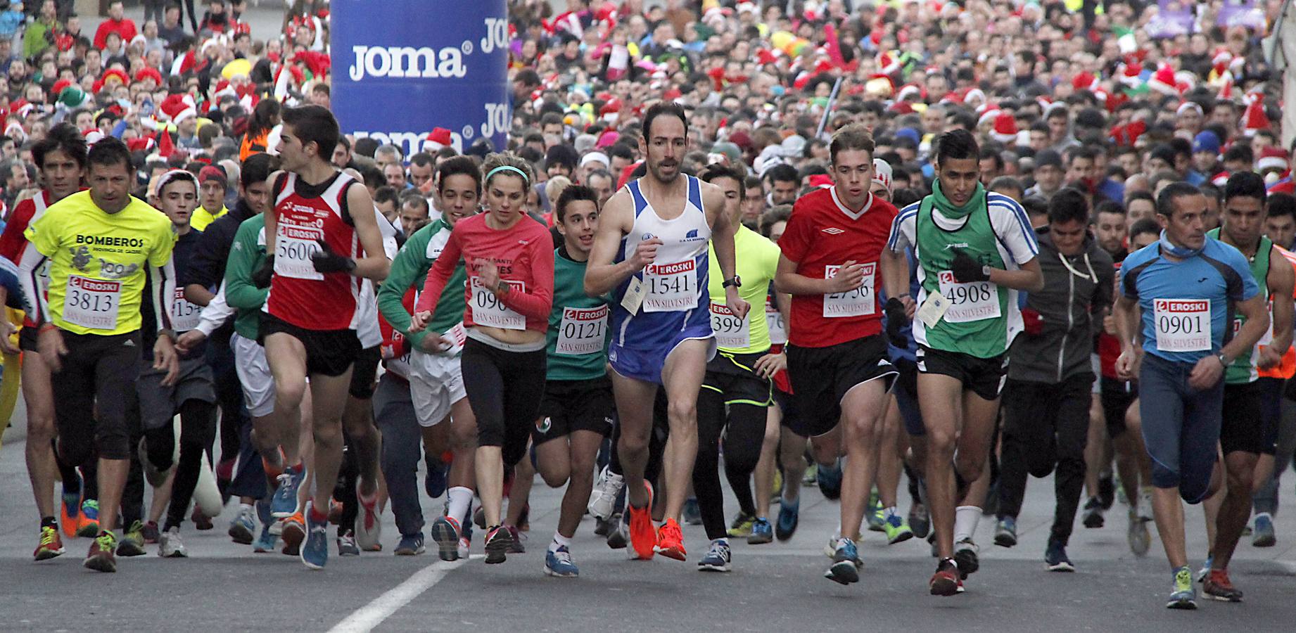 6.000 personas despiden el año corriendo en la San Silvestre cacereña