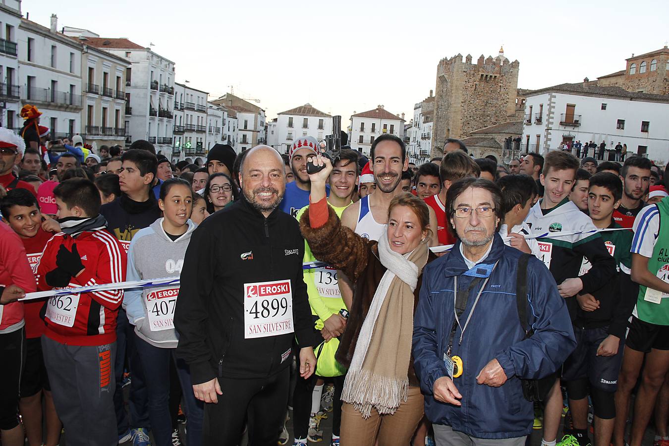 6.000 personas despiden el año corriendo en la San Silvestre cacereña