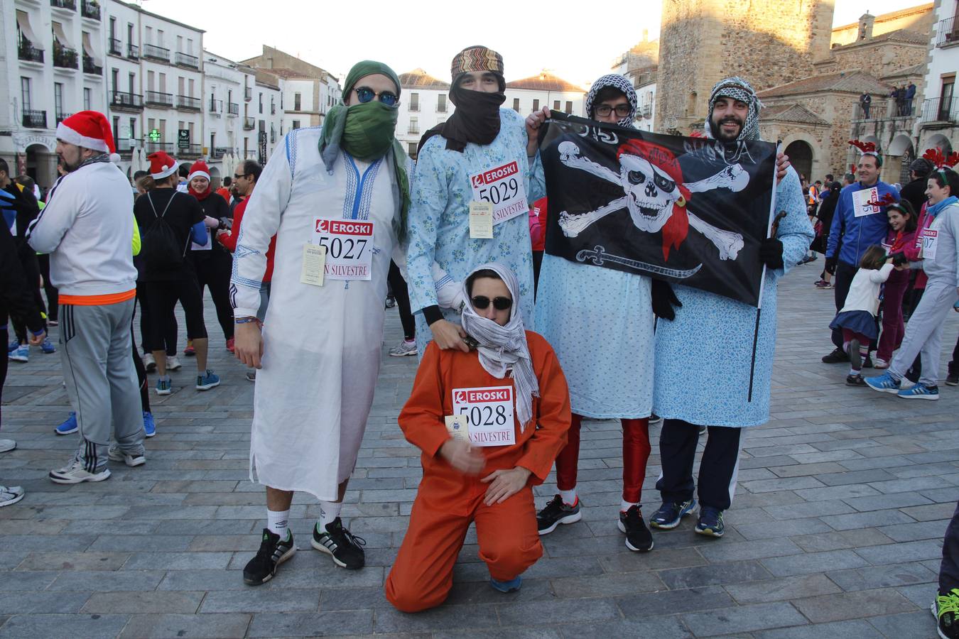 6.000 personas despiden el año corriendo en la San Silvestre cacereña