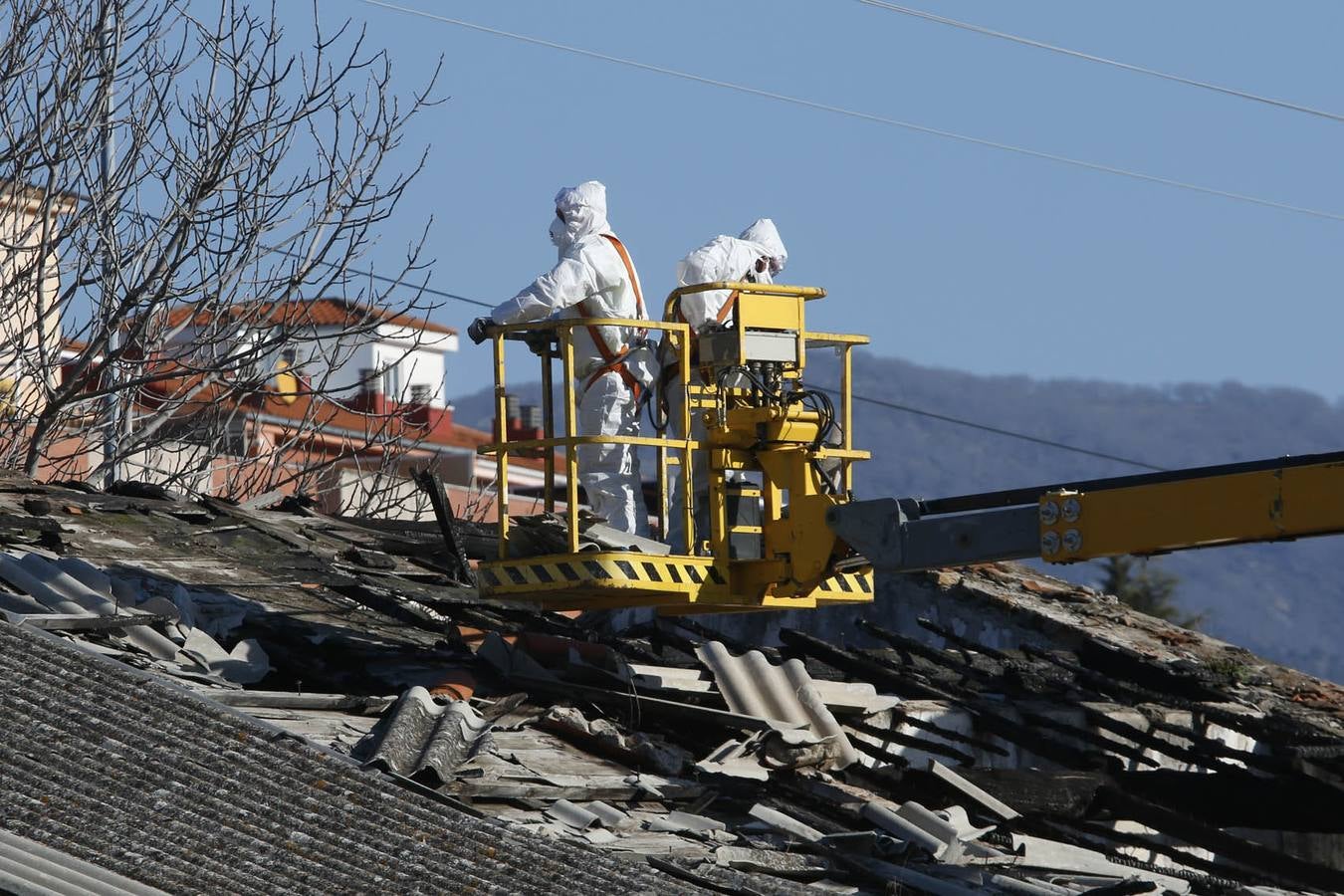 Retiran el amianto del nuevo parking