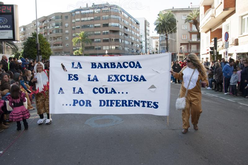 Artefactos y grupos menores en el desfile del Carnaval de Badajoz