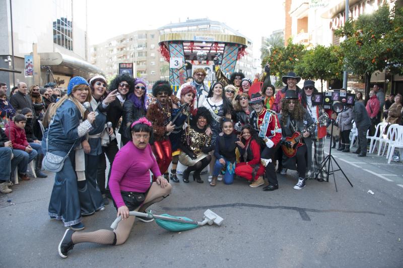 Artefactos y grupos menores en el desfile del Carnaval de Badajoz