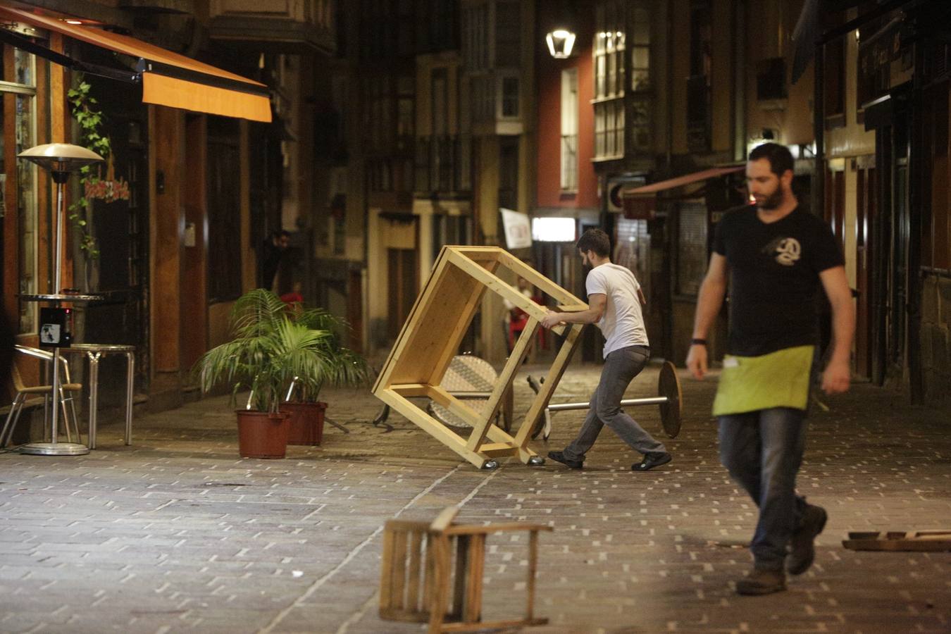 Batalla campal en Vitoria tras la manifestación en memoria de las víctimas del 3 de marzo