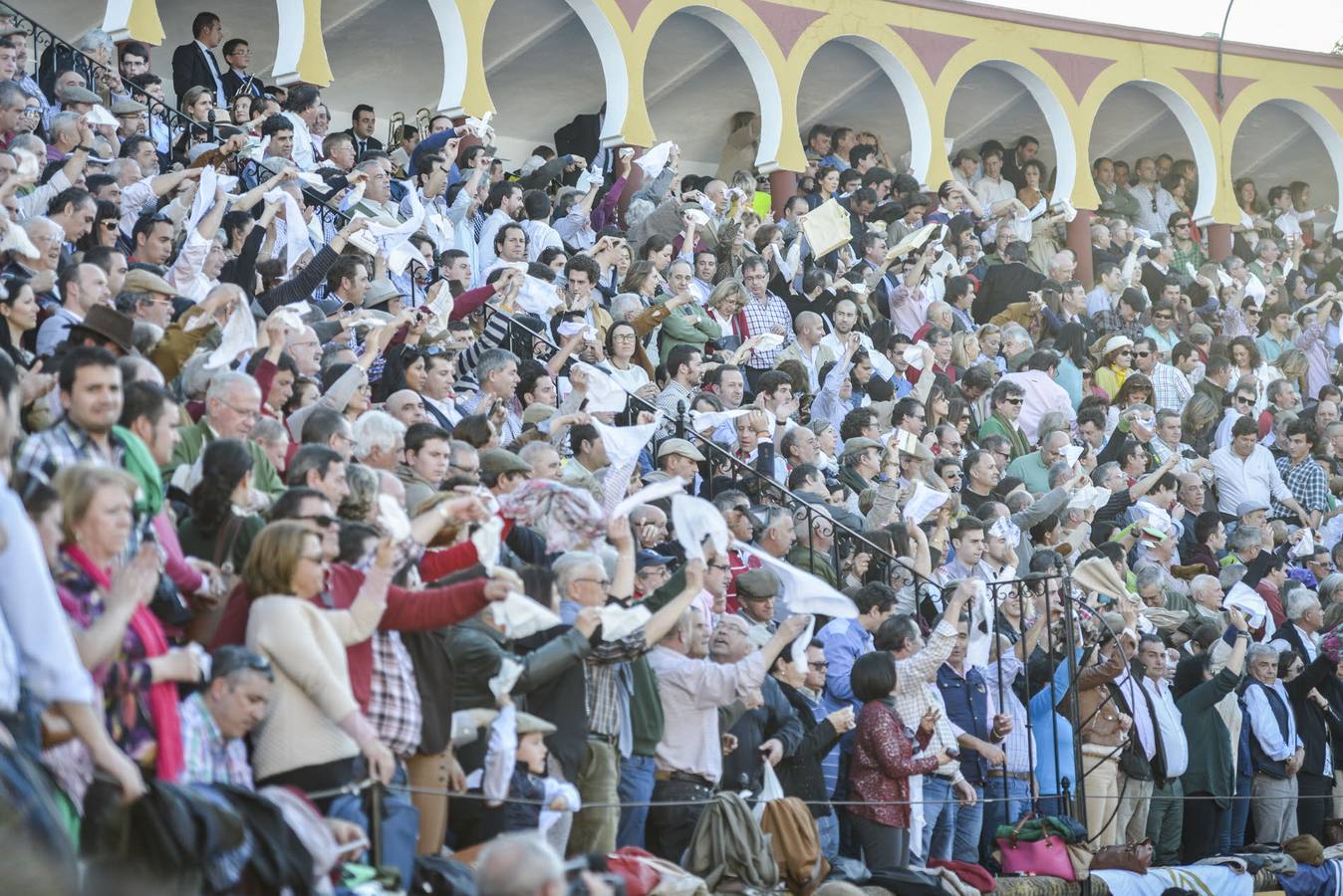 Ambiente en la plaza de toros de Olivenza 2014