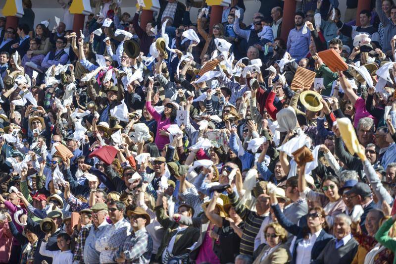 Ambiente y tendidos en el domingo de Olivenza