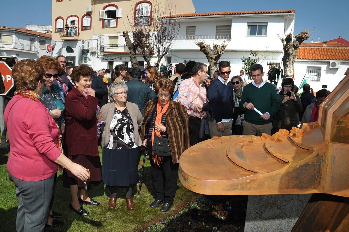 Homenaje a los fallecidos en las obras de construcción de las presa de Torrejón el Rubio