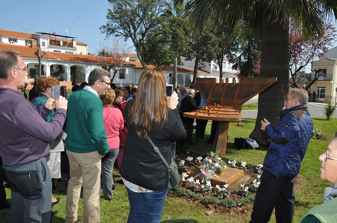 Homenaje a los fallecidos en las obras de construcción de las presa de Torrejón el Rubio