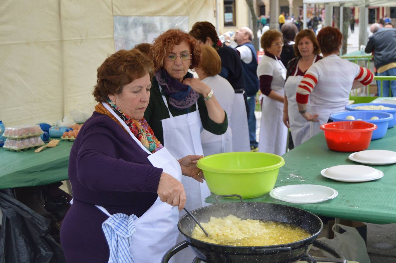 Tortilla de patatas de récord en Villanueva de la Serena