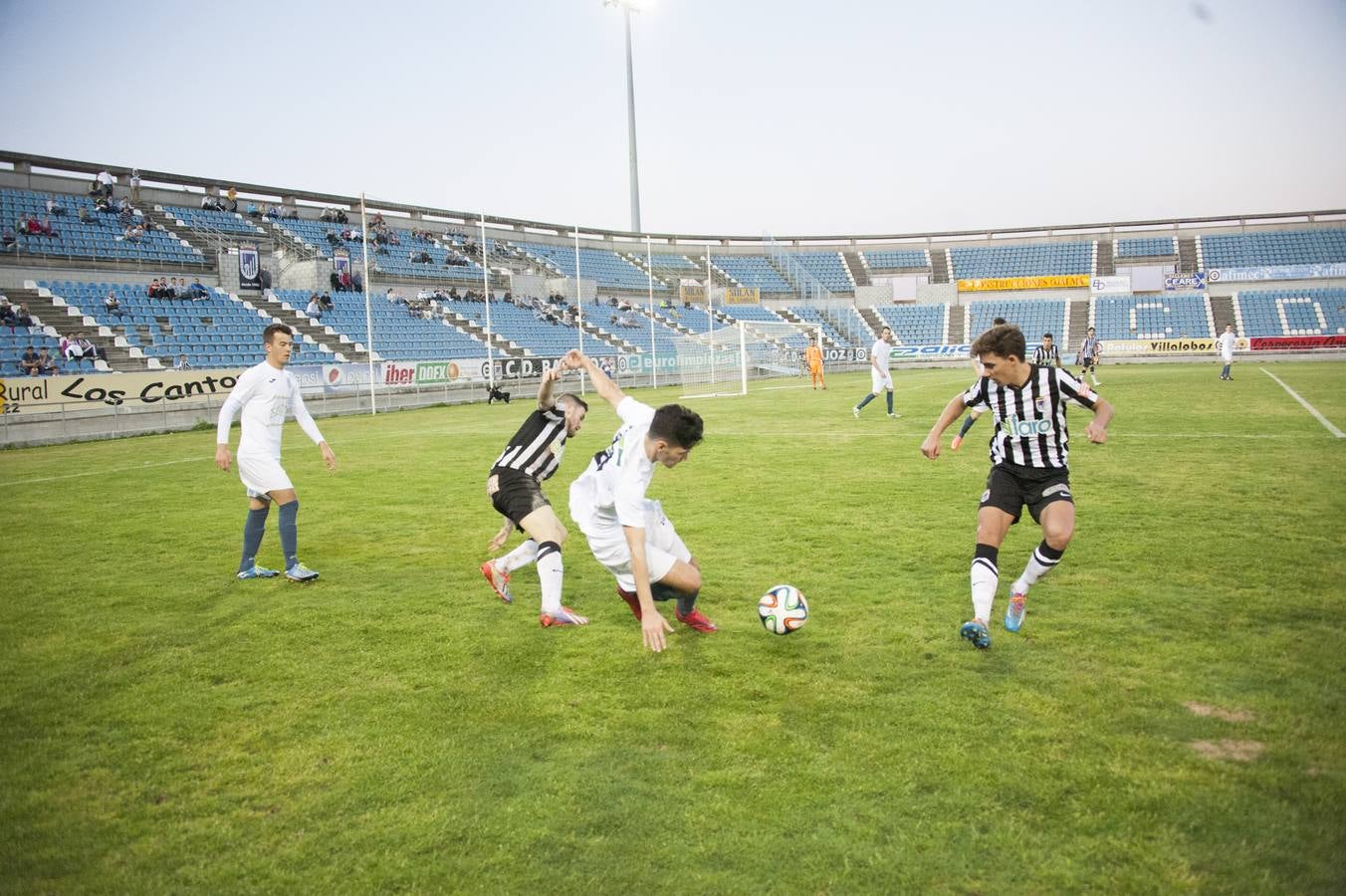 El CD Badajoz se lleva el derbi pacense