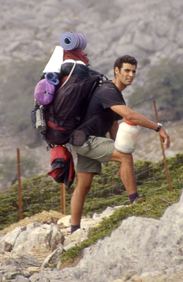 Lunes, 6 de abril. Rescatados los cuerpos de los dos fallecidos y al único superviviente de los tres espeleólogos españoles accidentados hace una semana en un cañón del Atlas marroquí. El retraso en las tareas de rescate impidió salvar la vida a uno de ellos. Fotografías: EFE