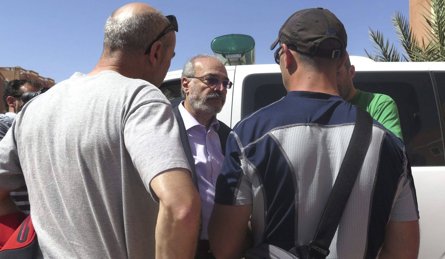 Lunes, 6 de abril. Rescatados los cuerpos de los dos fallecidos y al único superviviente de los tres espeleólogos españoles accidentados hace una semana en un cañón del Atlas marroquí. El retraso en las tareas de rescate impidió salvar la vida a uno de ellos. Fotografías: EFE