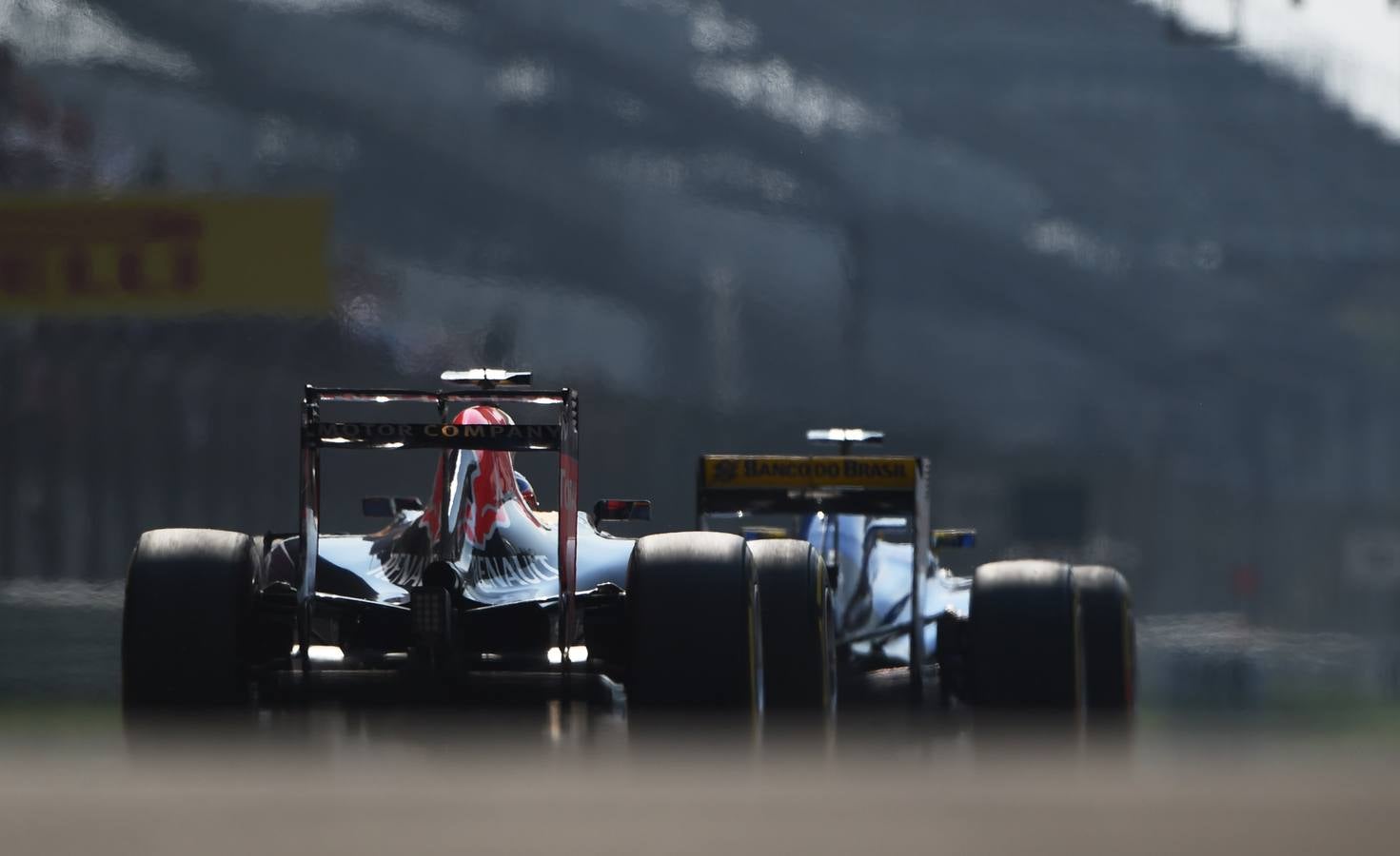 Hamilton gana en Shanghái