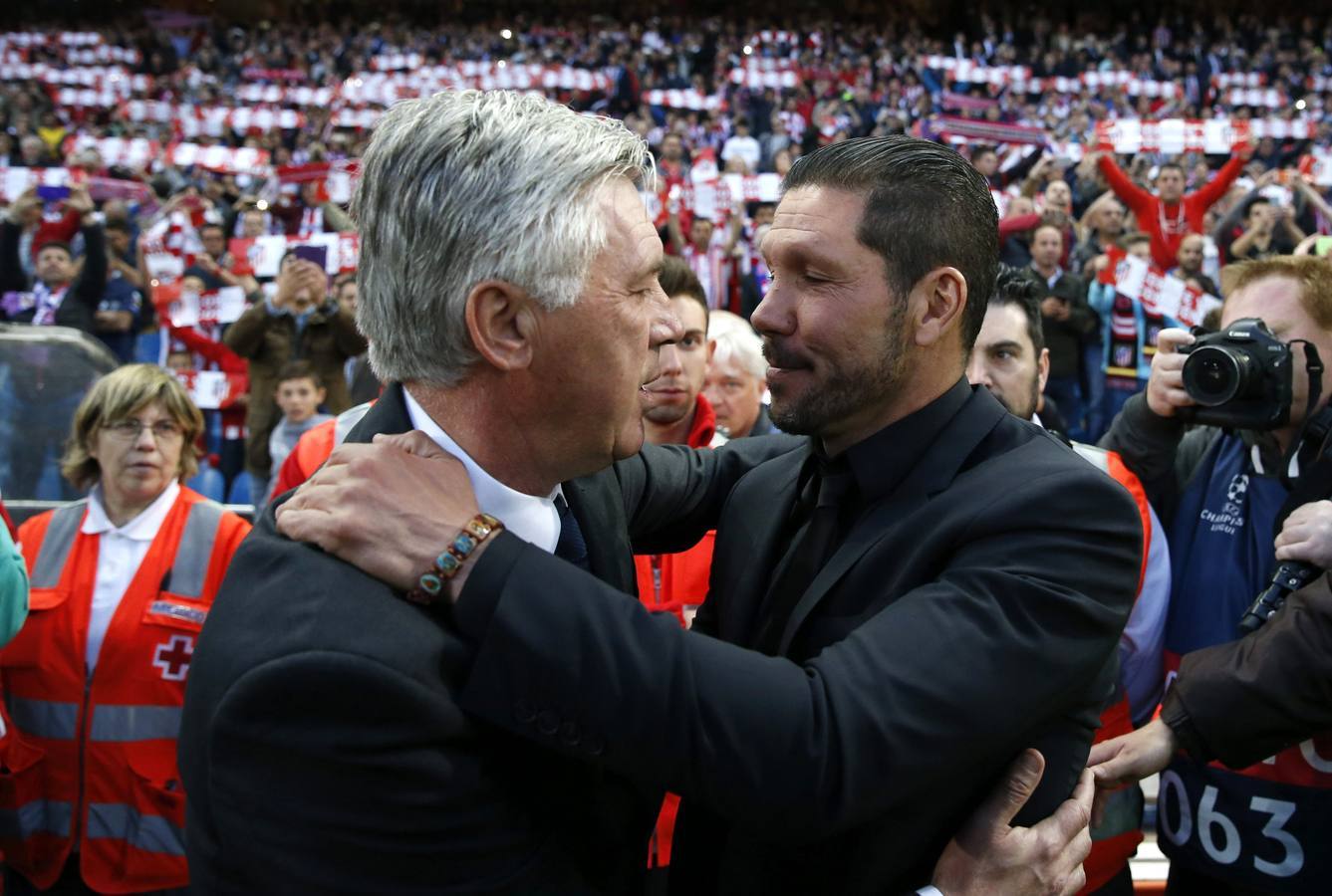 Martes 14 de abril. Partido de ida de cuartos de final de la Liga de Campeones disputado en el estadio Vicente Calderón, entre el Atlético de Madrid y el Real Madrid, que finalizó con empate a cero. Fotografías: EFE