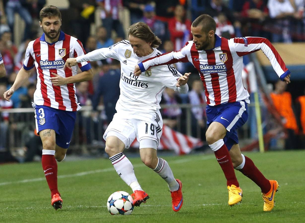 Martes 14 de abril. Partido de ida de cuartos de final de la Liga de Campeones disputado en el estadio Vicente Calderón, entre el Atlético de Madrid y el Real Madrid, que finalizó con empate a cero. Fotografías: EFE