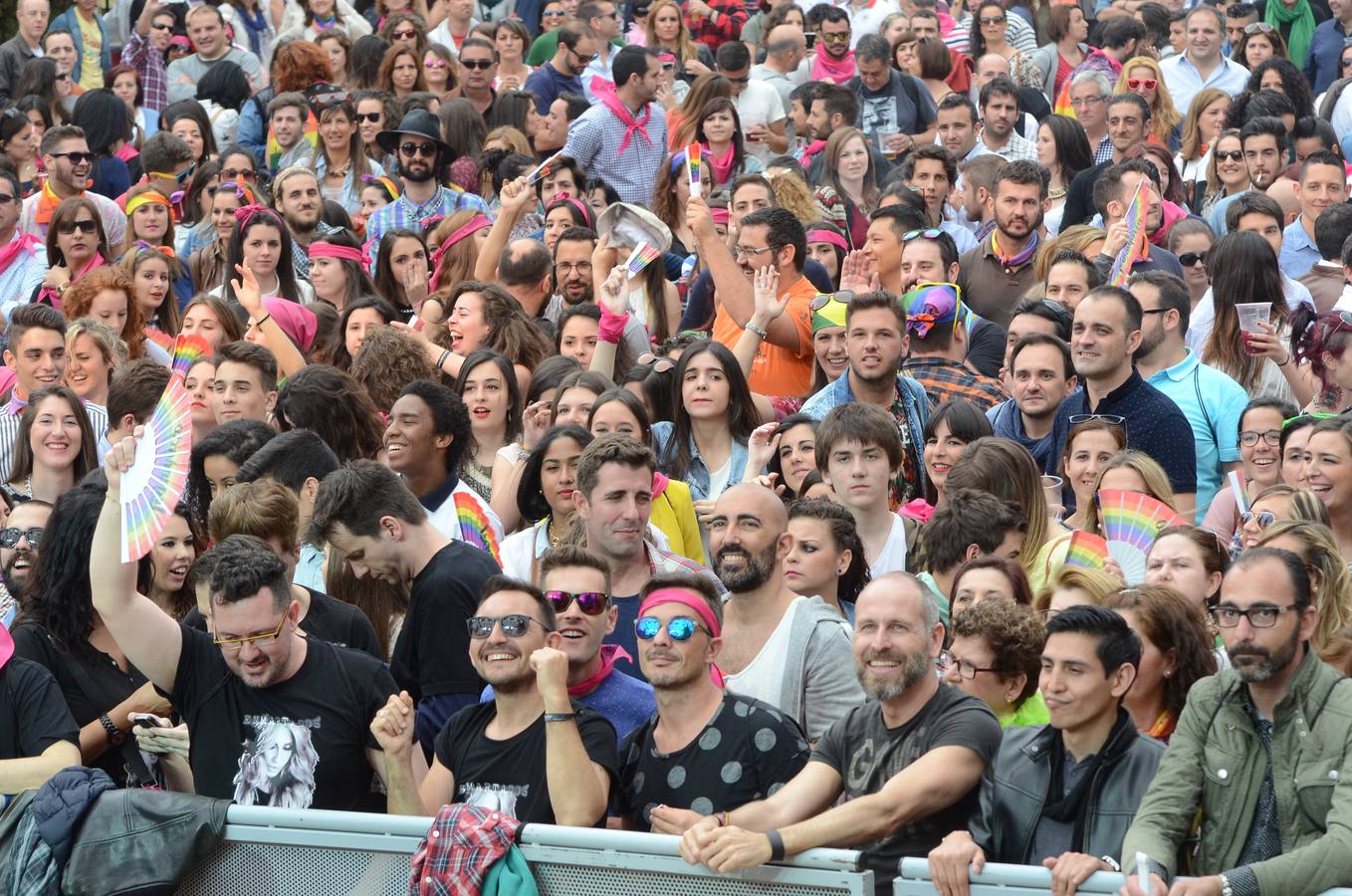 Los Palomos desafían a la lluvia