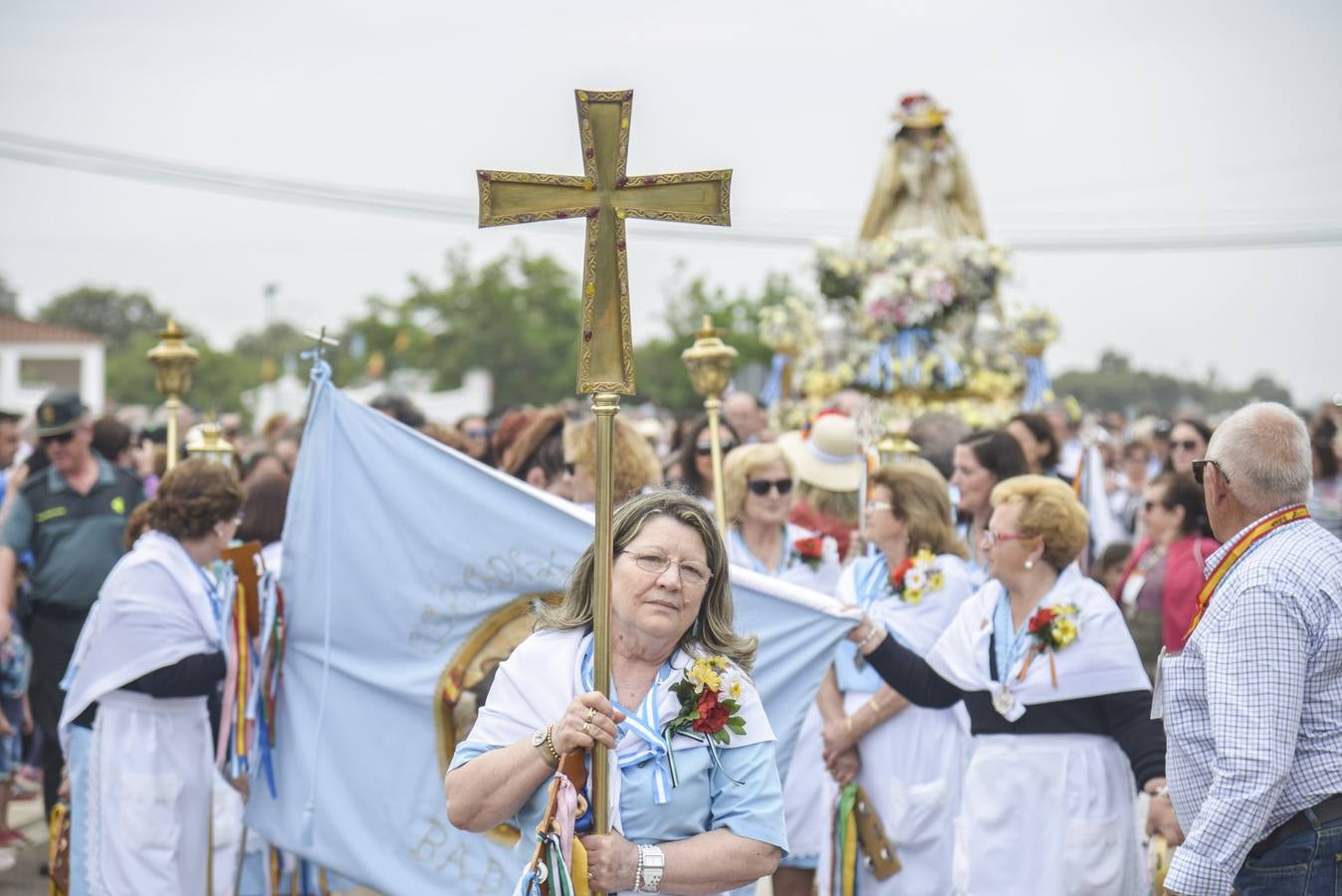 Domingo, 3 de mayo: El día grande de la romería volvió a llenar la dehesa de familias y grupos pasando un día de campo para ver a la Virgen de Bótoa. Fotografia: JV Arnelas