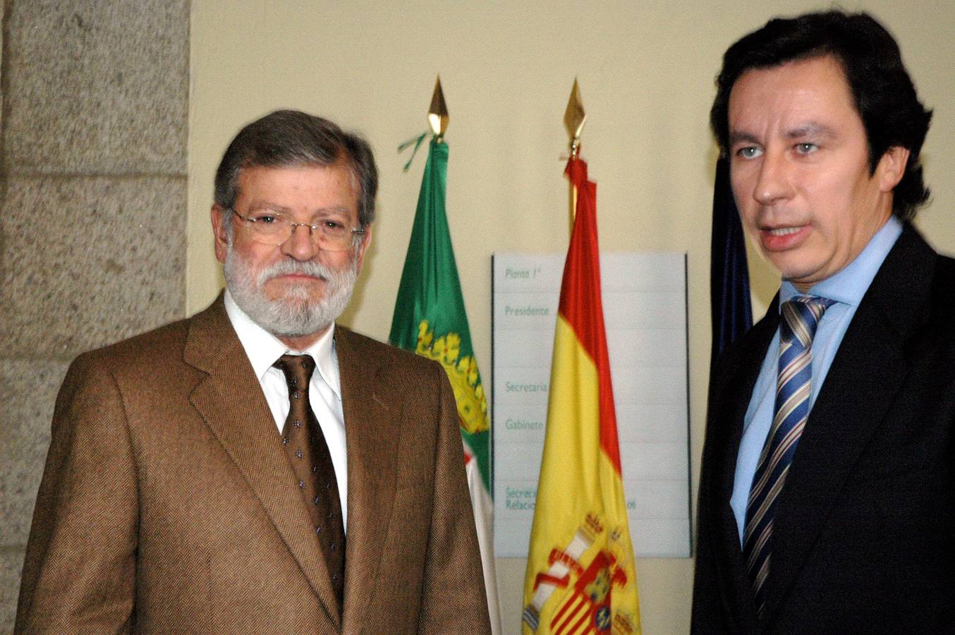 2006- Juan Carlos Rodríguez Ibarra y Carlos Floriano antes de la entrevista mantenida en la Presidencia en Merida