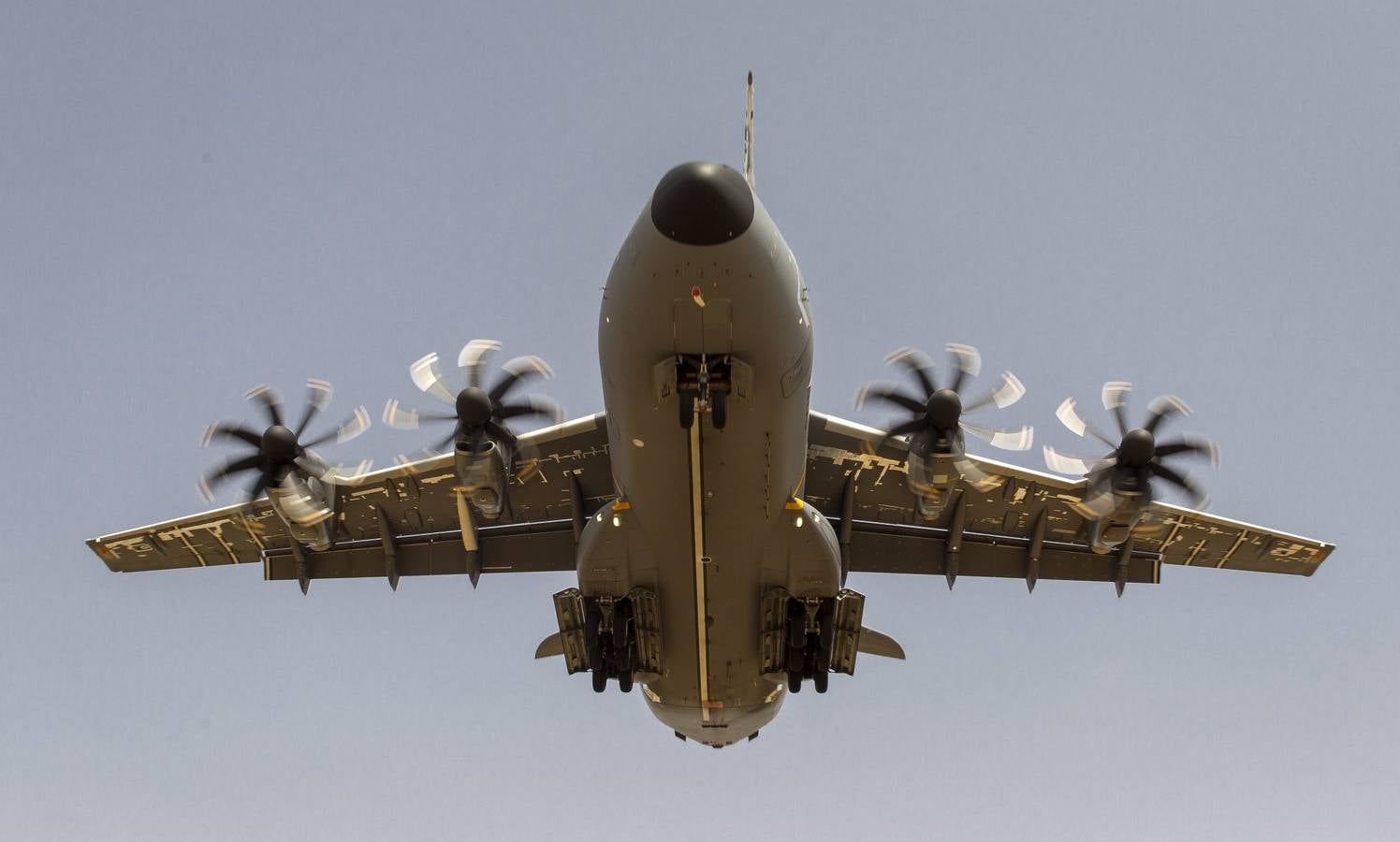 Llega a Sevilla el primer vuelo de prueba del Airbus A400M tras el accidente