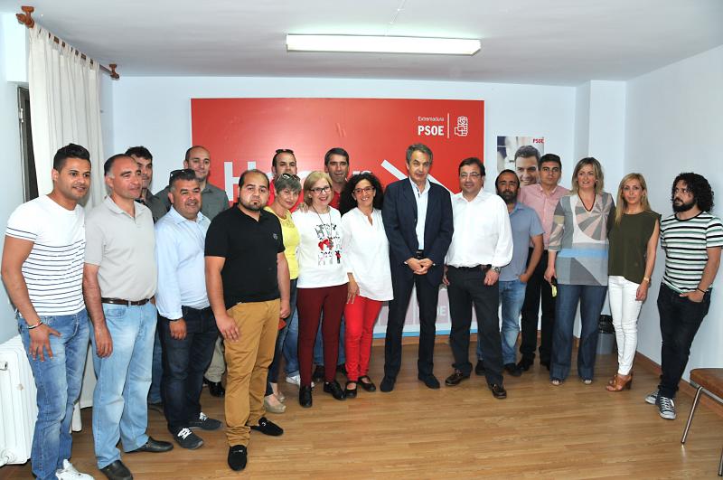 Zapatero acompaña a Vara en un mitin en Plasencia