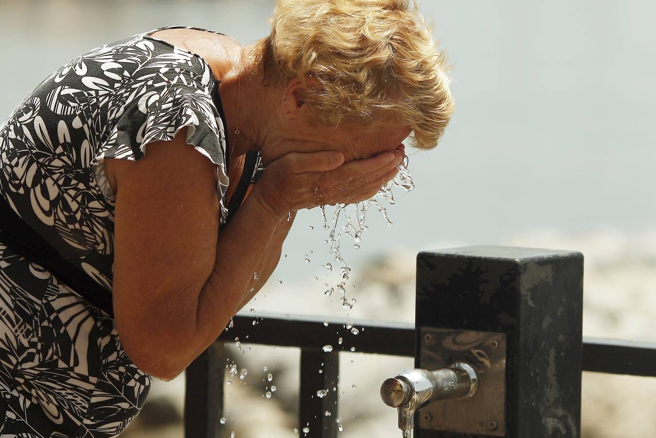 Miércoles, 13 de mayo. Una ola de calor sahariana eleva las temperaturas en España hasta los cuarenta grados. Fotografías: Agencias.