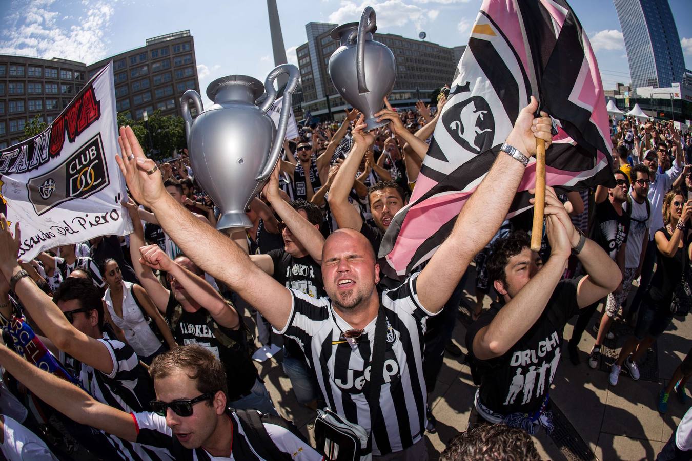 Los aficionados se preparan para la final de la Liga de Campeones