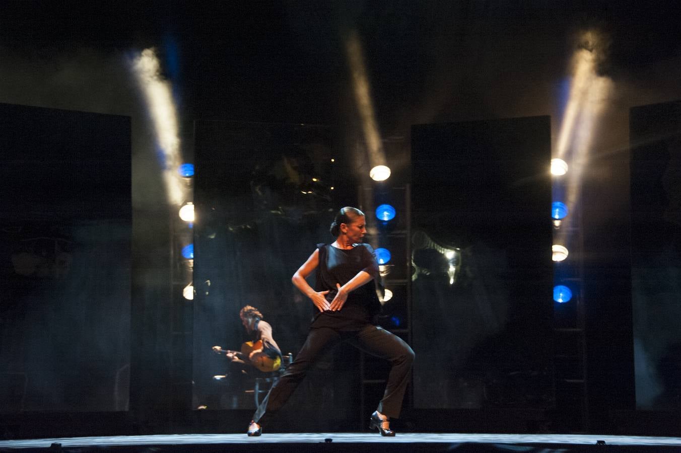 Jueves, 9 de julio: La bailaora Sara Baras y la cantante portuguesa Ana Moura ofrecieron "lo mejor de sí mismas" y llenaron el Auditorio Ricardo Carapeto de Badajoz durante la primera noche del 9º festival 'Badasom', Fotografía: Pakopí