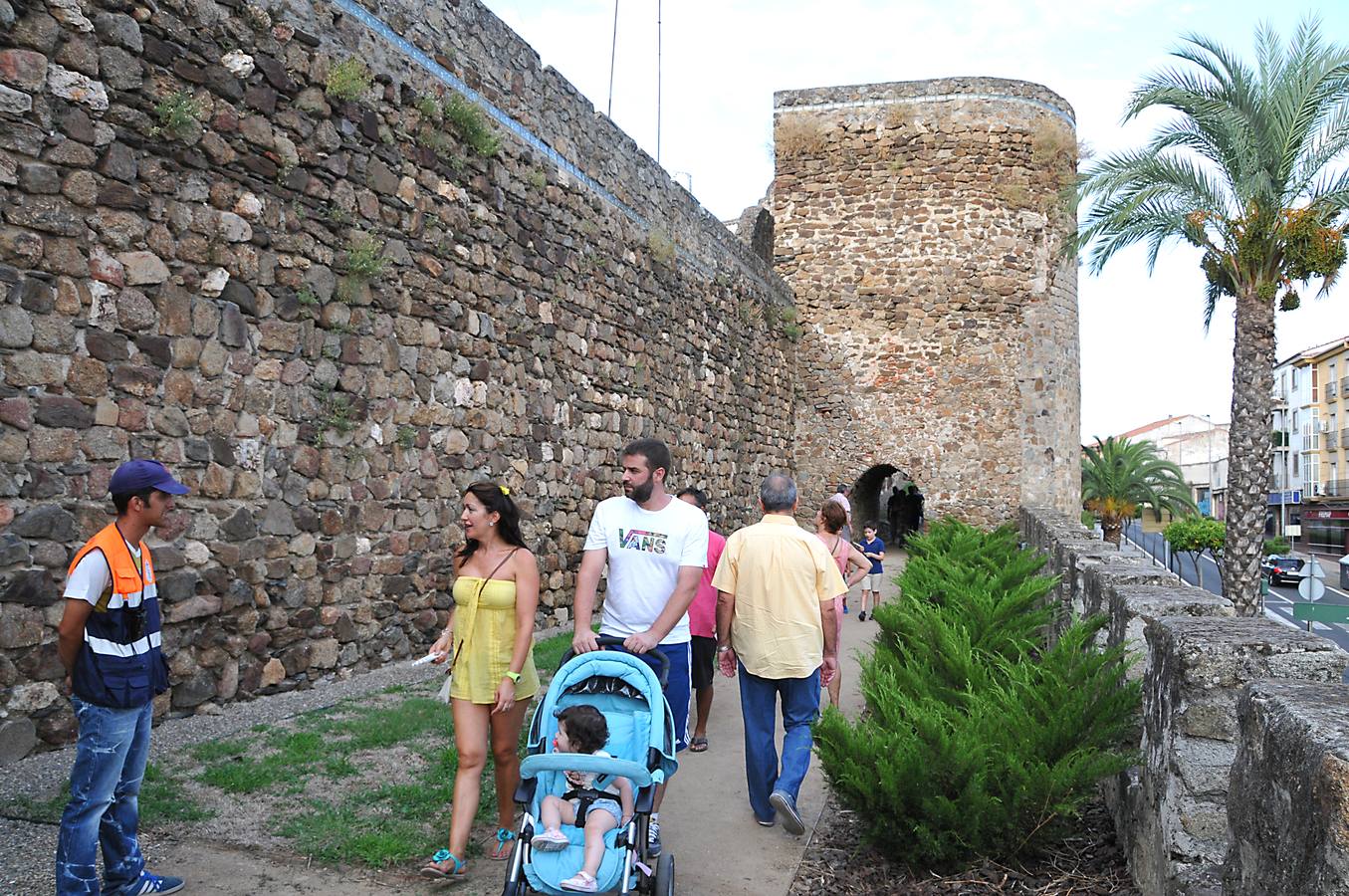 La barbacana de la muralla abre por el Martes Mayor