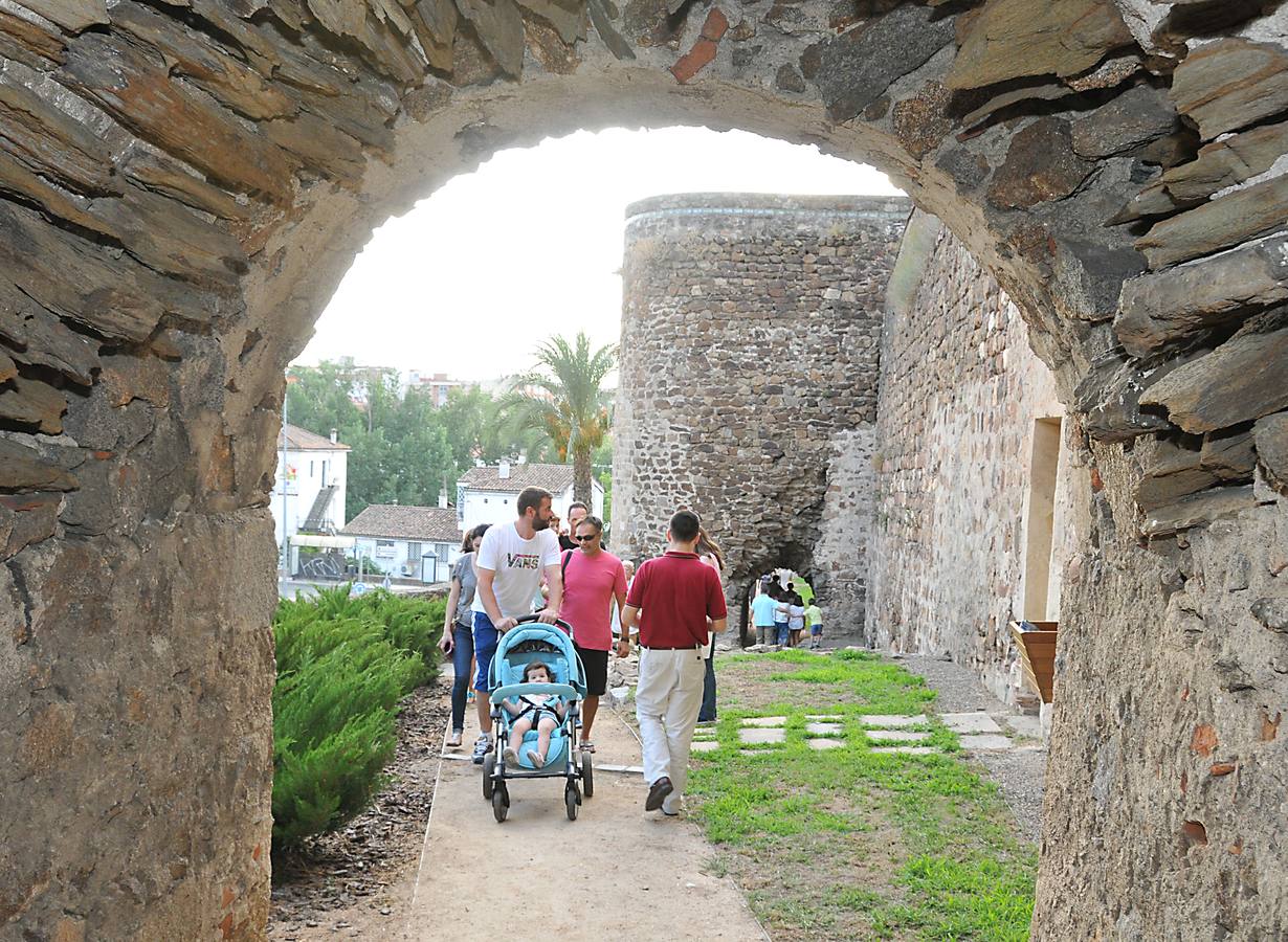 La barbacana de la muralla abre por el Martes Mayor