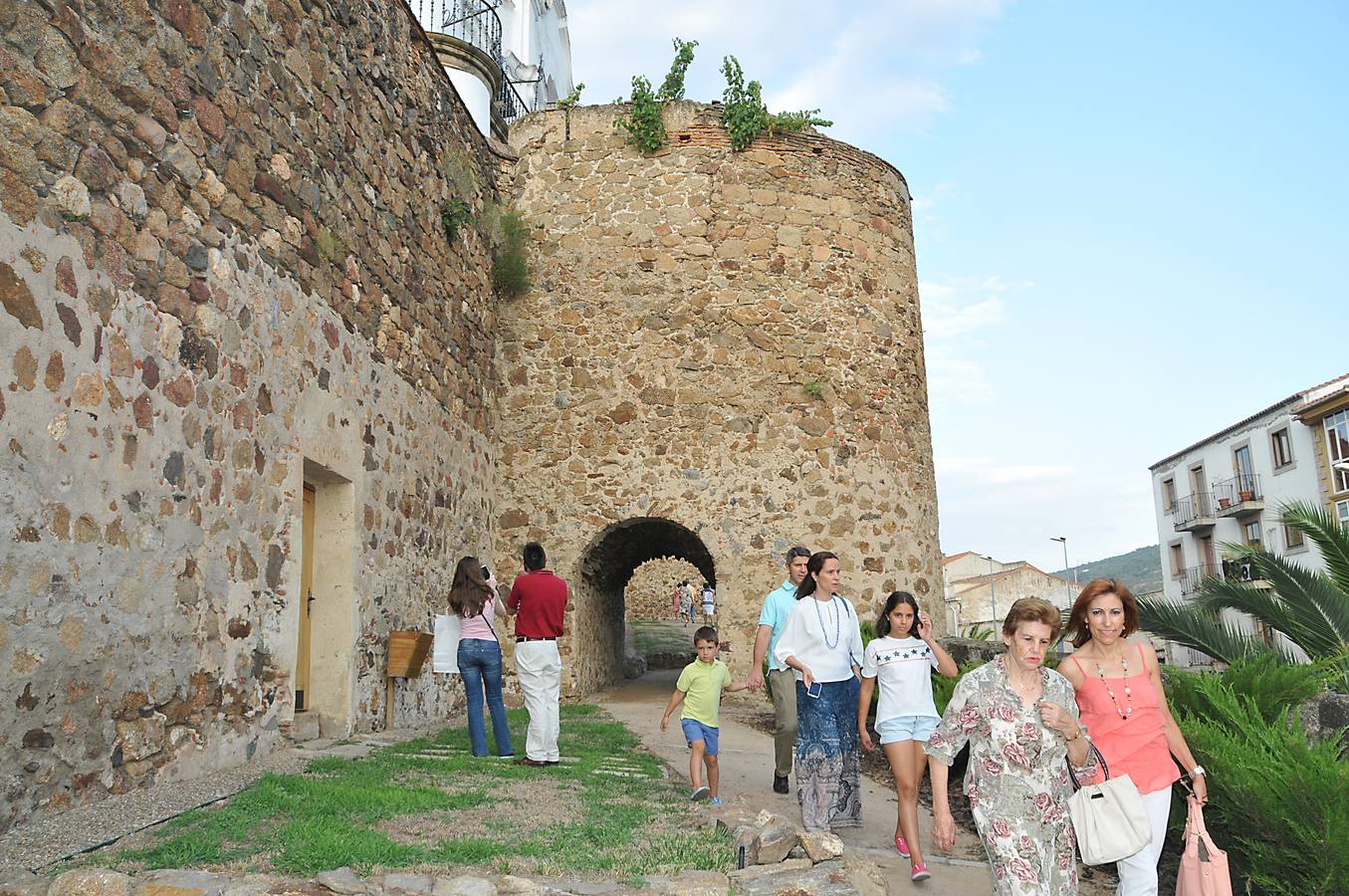 La barbacana de la muralla abre por el Martes Mayor