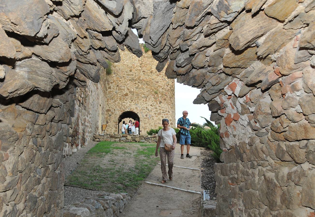 La barbacana de la muralla abre por el Martes Mayor